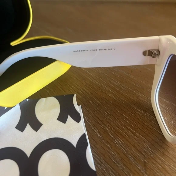MARC JACOBS Sunglasses MJ693S-HYMIC-55  Shades White NEW With Case/Wipe - Picture 5 of 10
